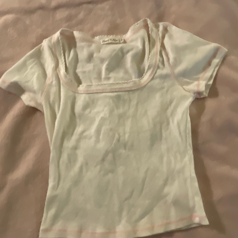 white crop too with pink outline, size m